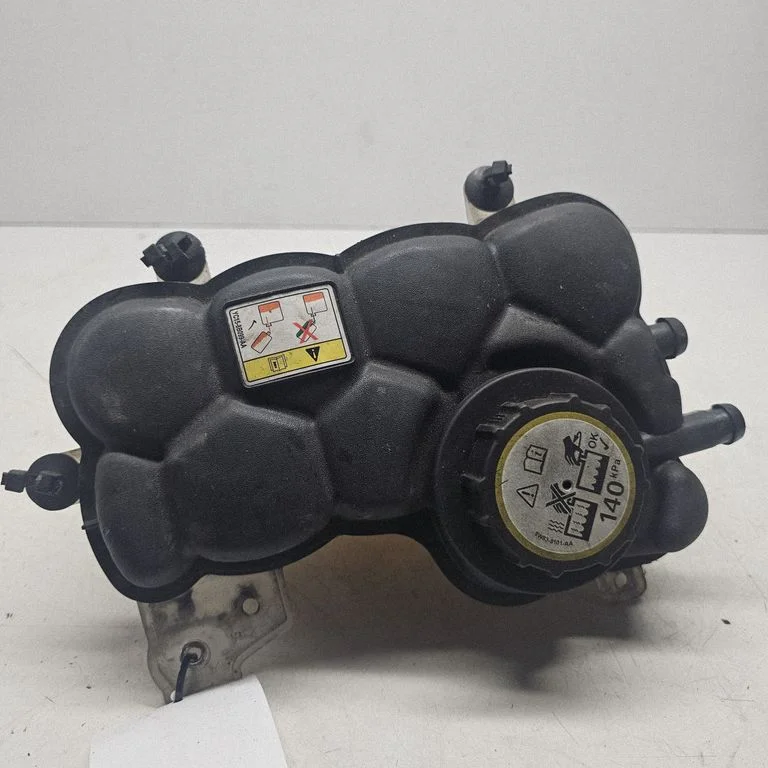 Coolant expansion tank/reservoir GX738A080AC