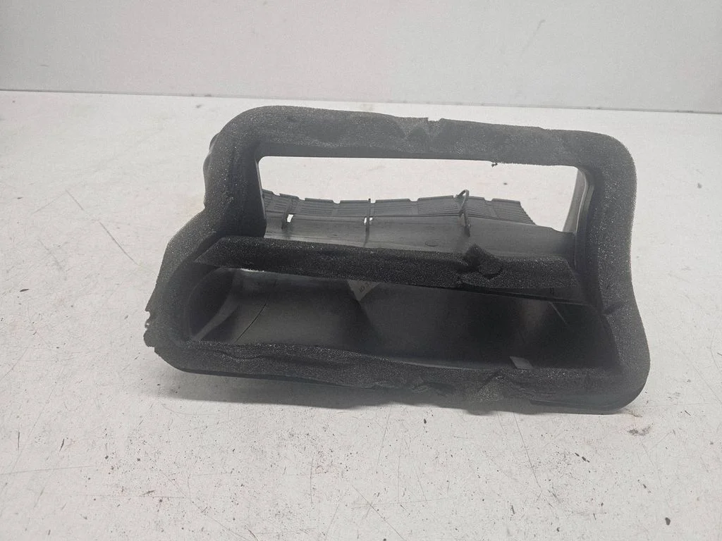 Cabin air duct channel 1J1819241D