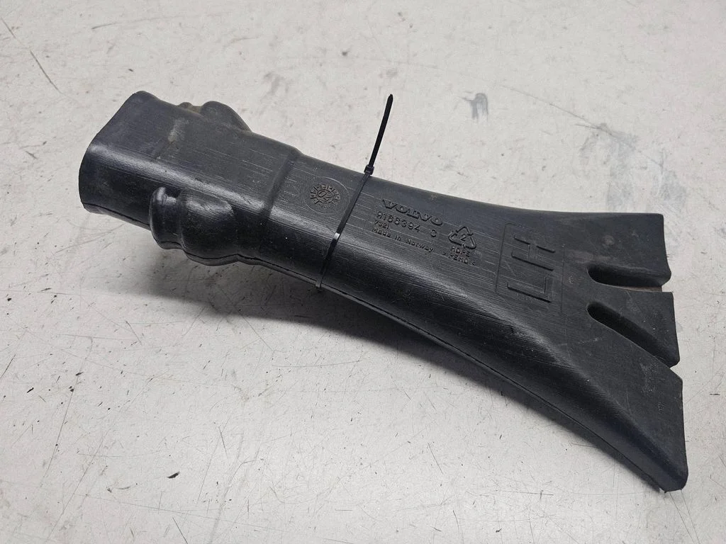 Cabin air duct channel 9166394C
