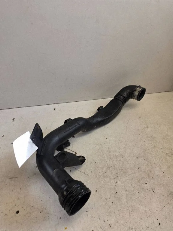 Vahejahuti voolik (-ud)/ toru (-d) – Volkswagen Passat B5.5 (2001-2005)