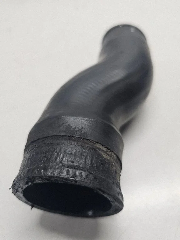 Intercooler hose/pipe 8E0145834G