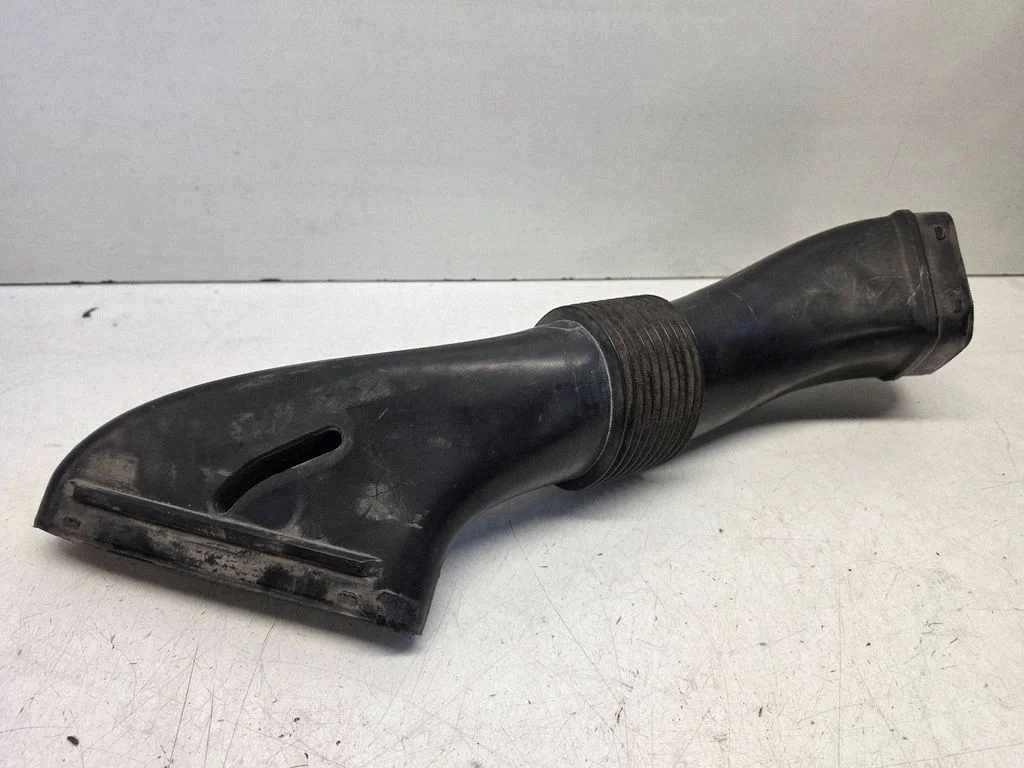Air intake duct part – Volvo V70 (2000-2004)