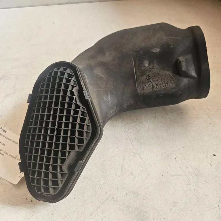 Air intake duct part 13717796692
