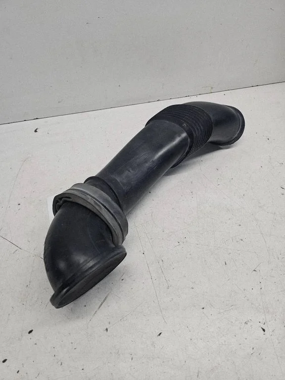 Air intake duct part 7L6129752B