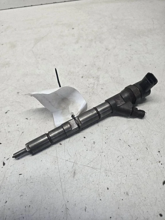 Fuel injector 338004A000