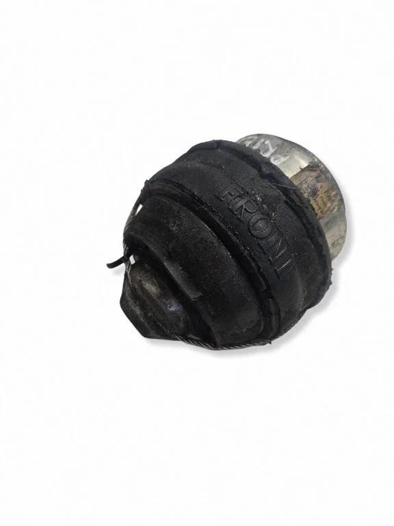 Dzinēja spilvens – Volvo S60 (2001-2004)