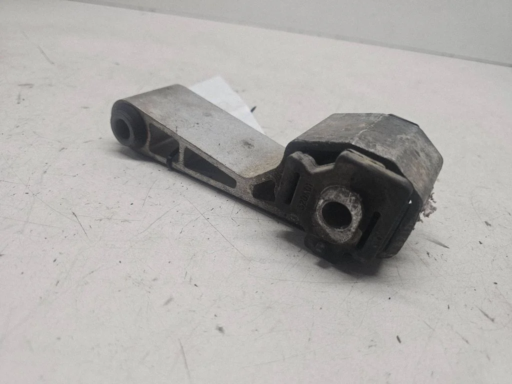 Engine mount bracket – Seat Alhambra (Mk1) (1996-2010)