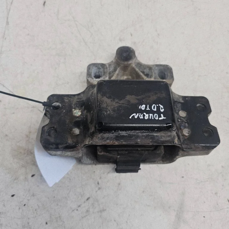 Engine mount bracket 1K0199555
