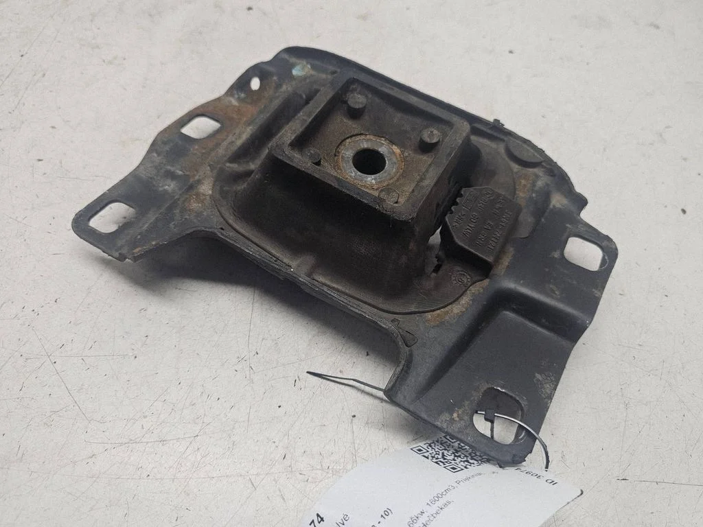 Engine mount bracket – Ford Focus C-MAX (2003-2010)