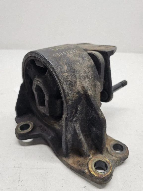 Engine mount bracket 210322B000