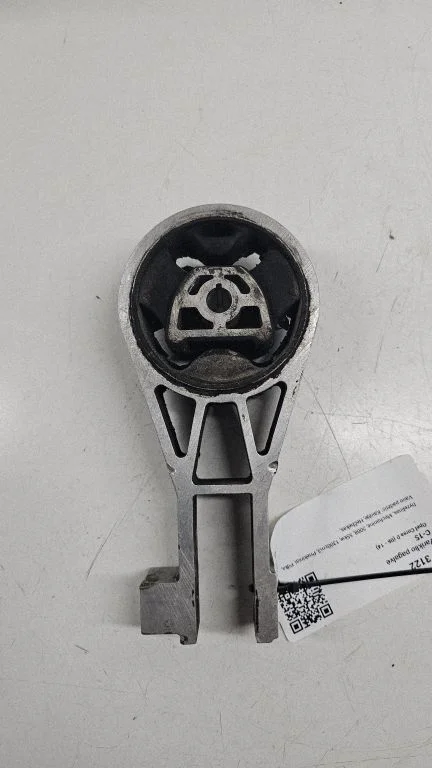 Engine mount bracket 633374681