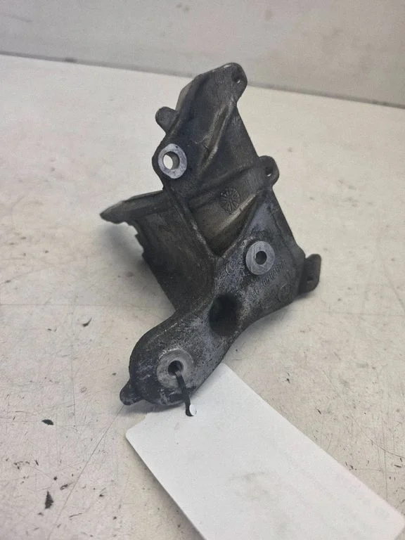 Engine mounting bracket 9648584680