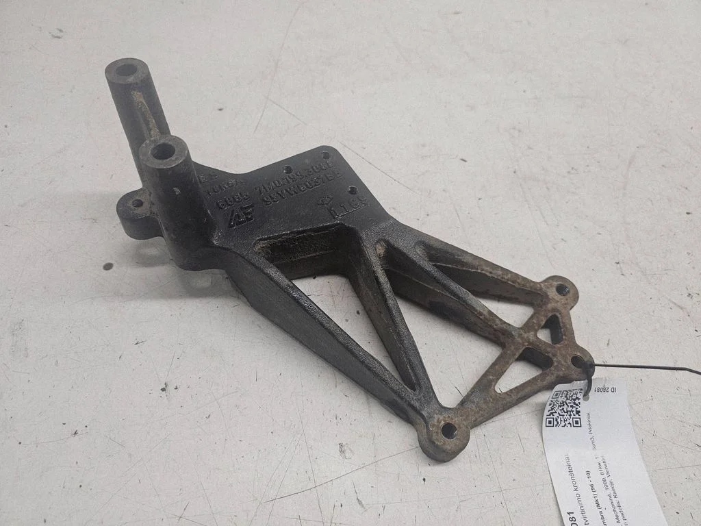 Engine mounting bracket – Seat Alhambra (Mk1) (1996-2010)