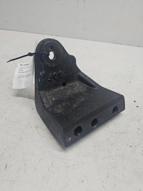 Engine mounting bracket – Hyundai Santa Fe (2006-2012)