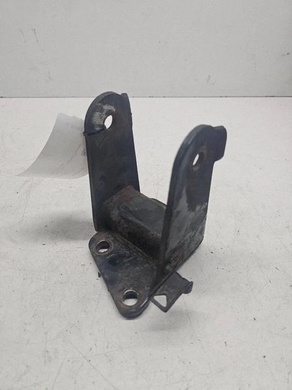 Engine mounting bracket – Hyundai Santa Fe (2006-2012)