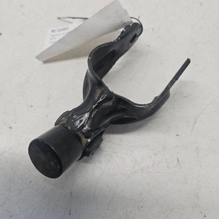 Engine mounting bracket – Peugeot 3008 I (2008-2015)