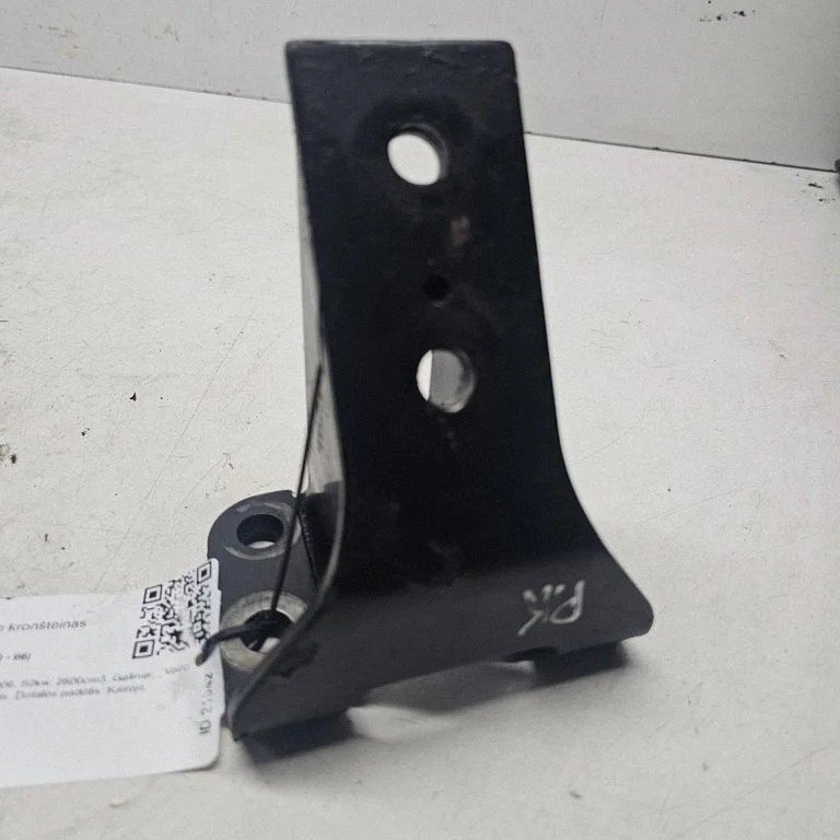 Engine mounting bracket 777052