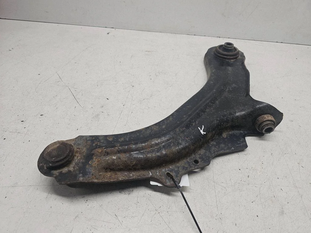 Front lower control arm/wishbone – Renault Megane II (2002-2005)