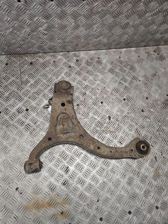 Front lower control arm/wishbone – right