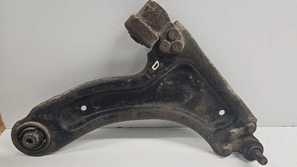 Front lower control arm/wishbone – Opel Meriva A (2003-2010)
