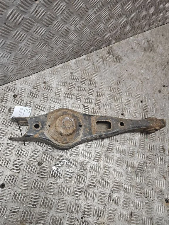 Rear upper control arm/wishbone – Hyundai Santa Fe (2006-2012)