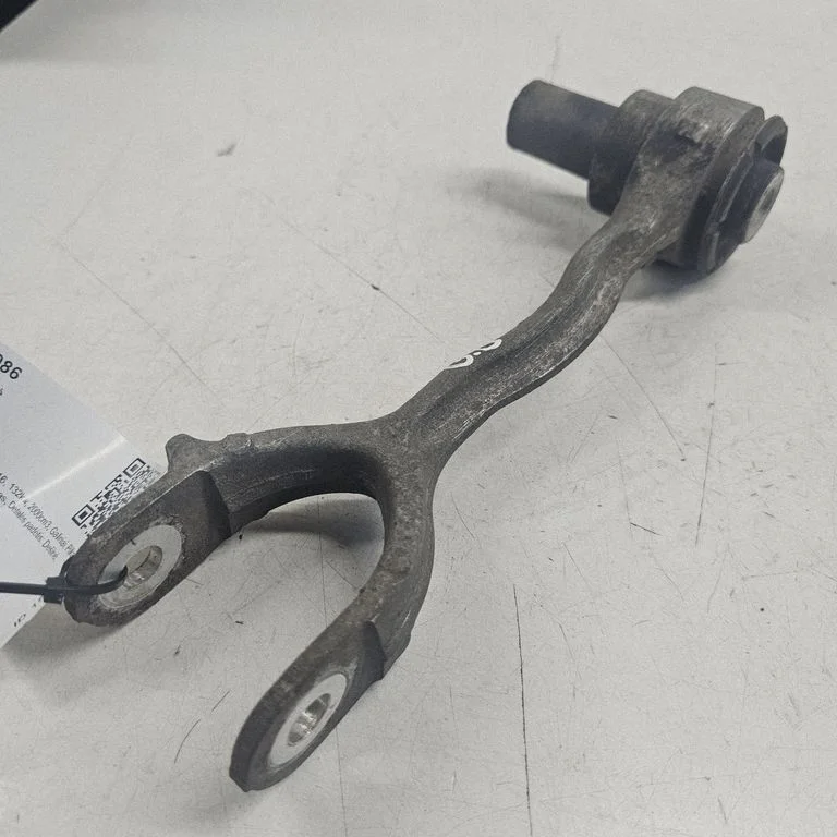 Rear upper control arm/wishbone – right