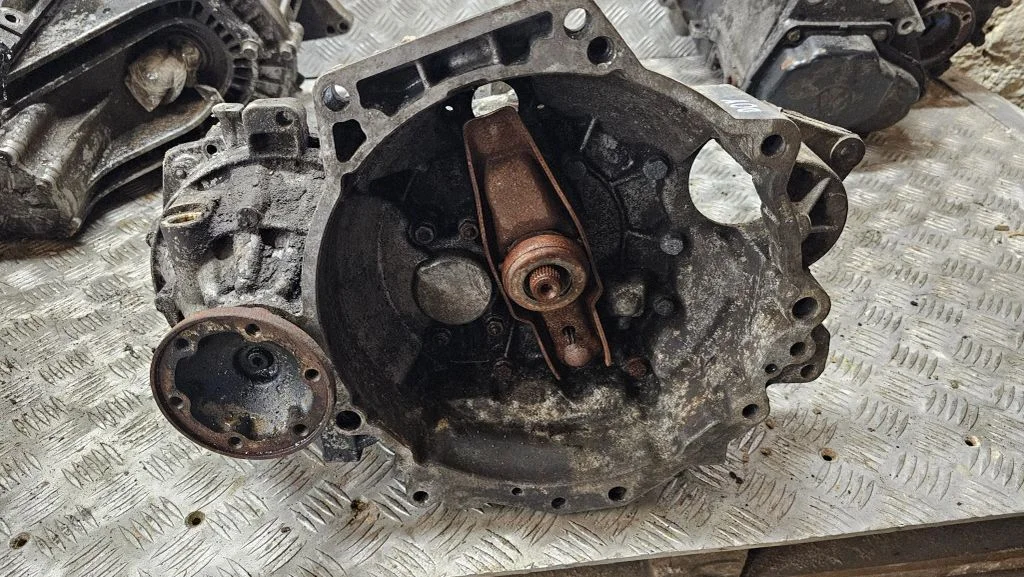 Mechaninė 5 pavarų dėžė