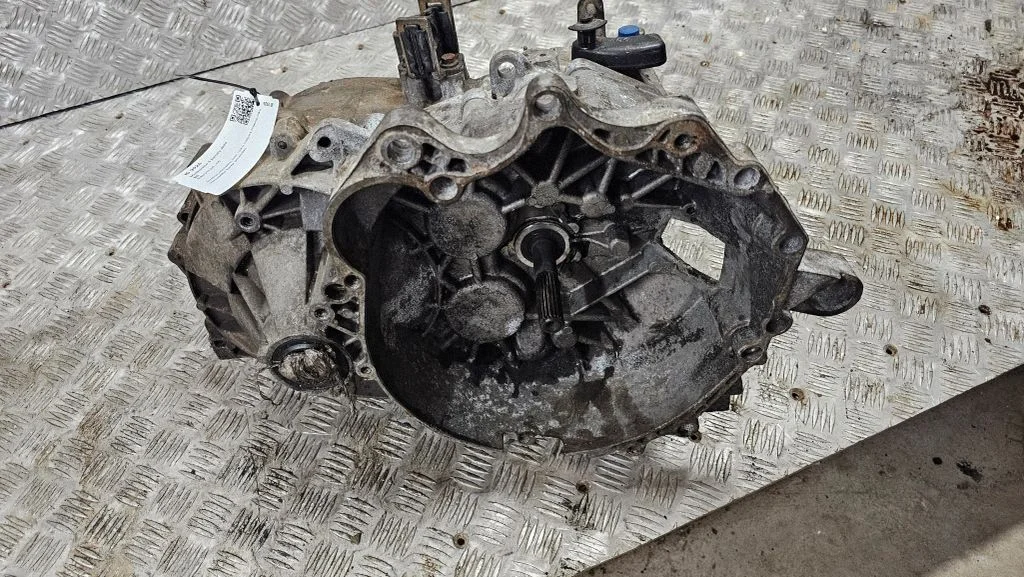 Mechaninė 5 pavarų dėžė