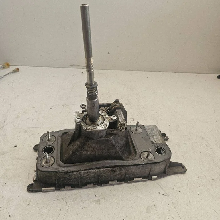 Pavarų perjungimo mechanizmas (kulisa)