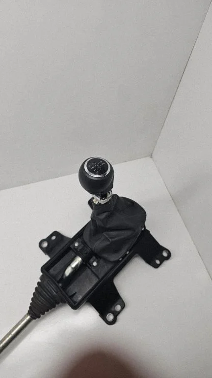 Pavarų perjungimo mechanizmas (kulisa)