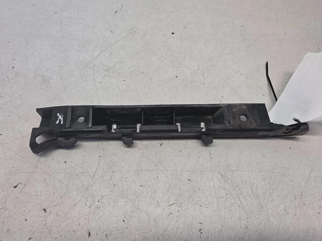 Front bumper mounting bracket 51118223247