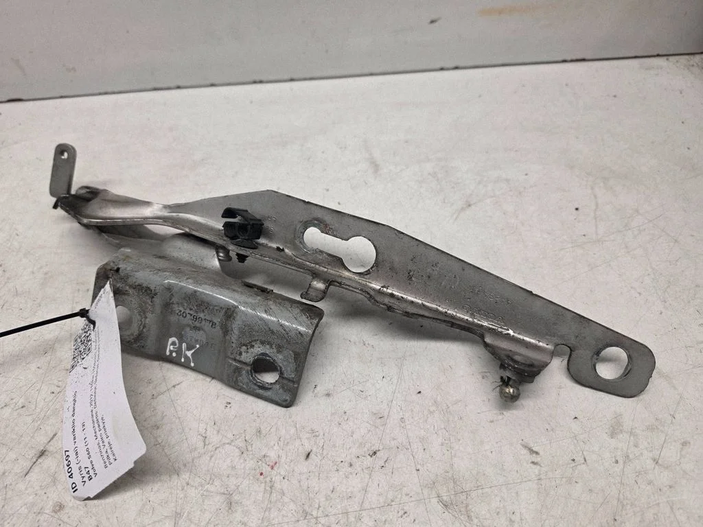 Engine bonnet/hood hinges – Volvo S60 (2011-2013)