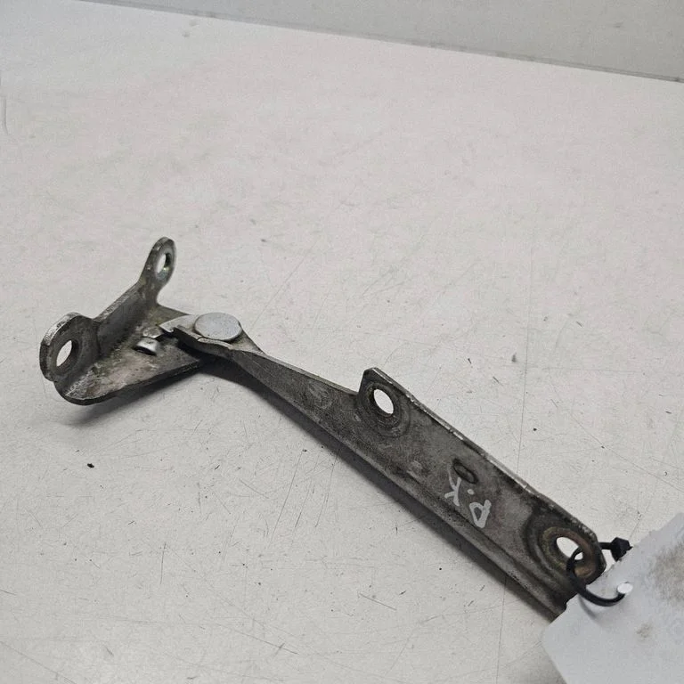 Engine bonnet/hood hinges – Volvo S40, V40 (1995-2004)