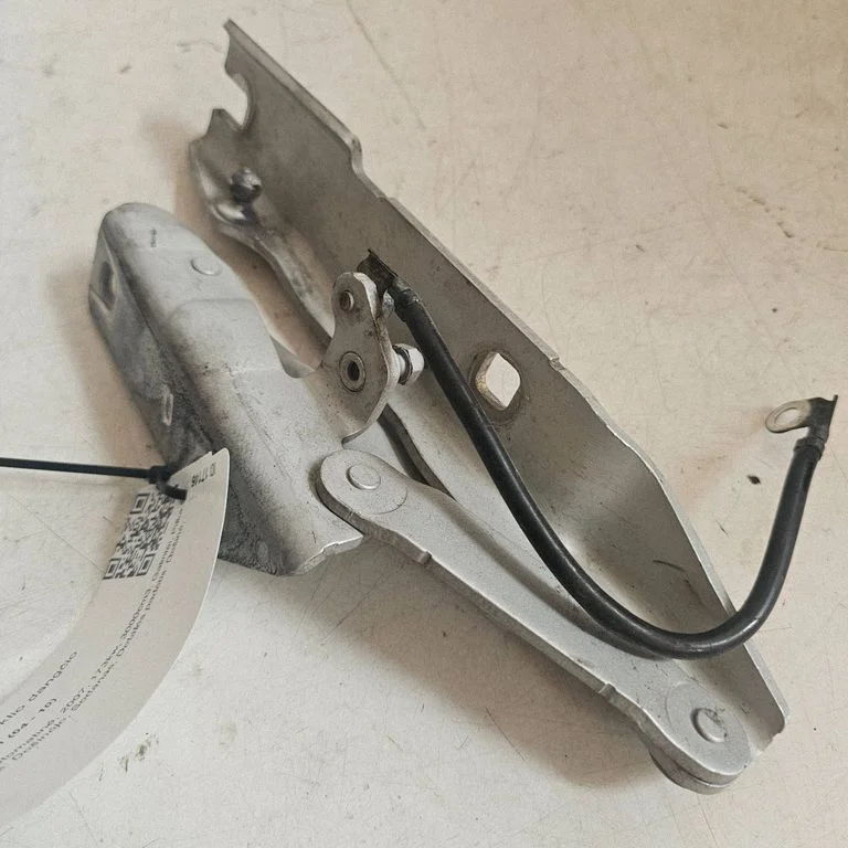 Engine bonnet/hood hinges 008728