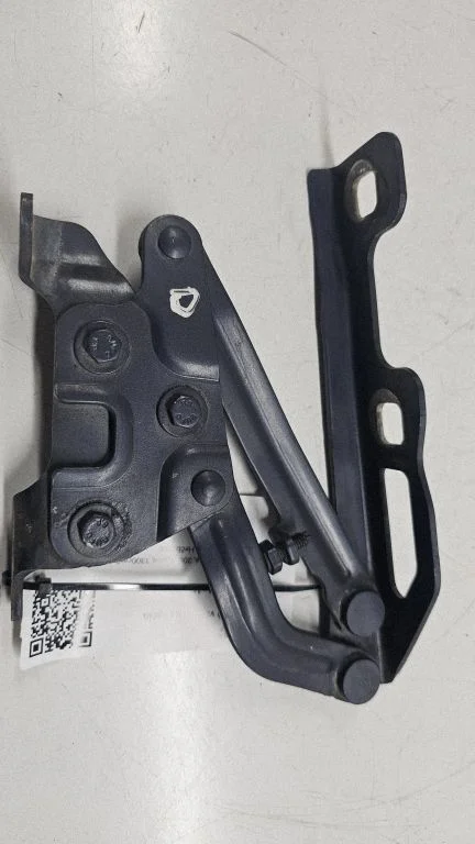 Engine bonnet/hood hinges 13186900RH