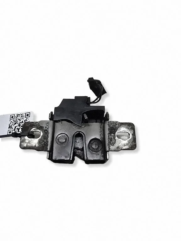 Mootorikapoti lukk 8X2316700AC
