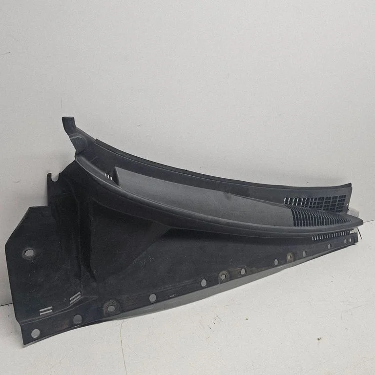 Wiper trim – KIA Sorento (2002-2009)