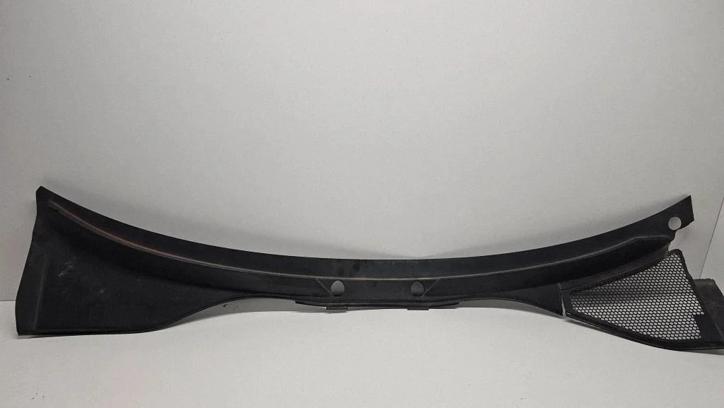 Wiper trim – Audi Q7 4L (2005-2015)