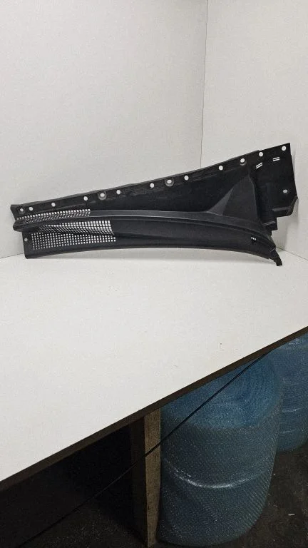 Wiper trim – KIA Sorento (2002-2009)