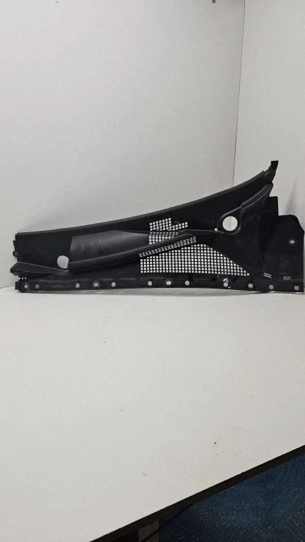 Wiper trim – KIA Sorento (2002-2009)