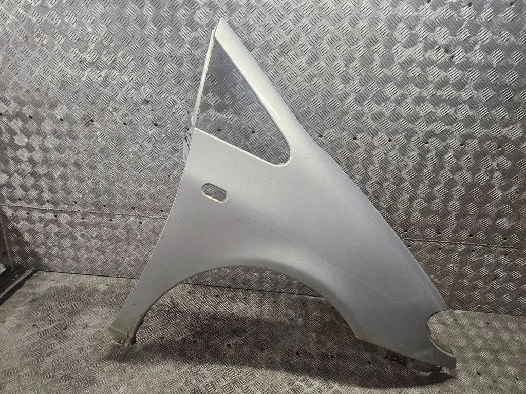 Fender – right