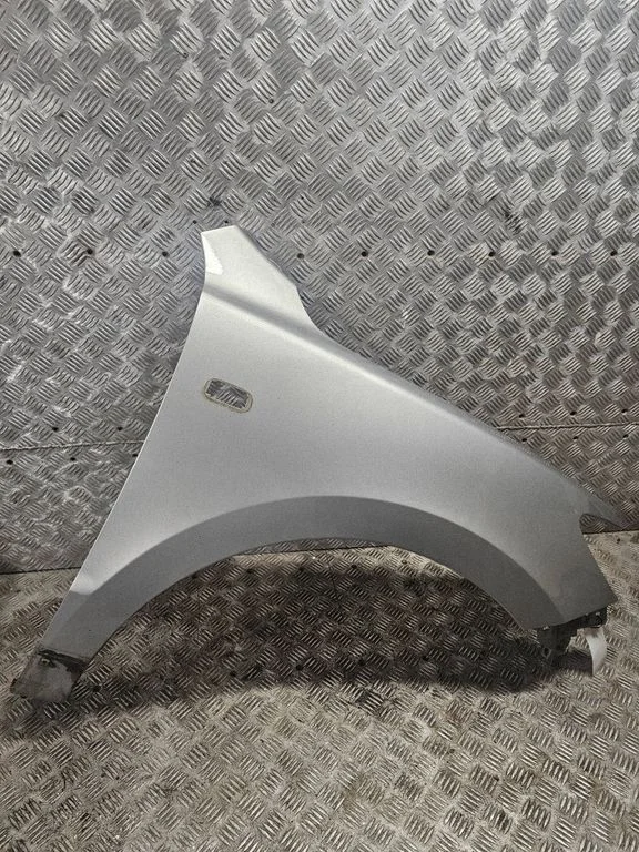 Fender – right