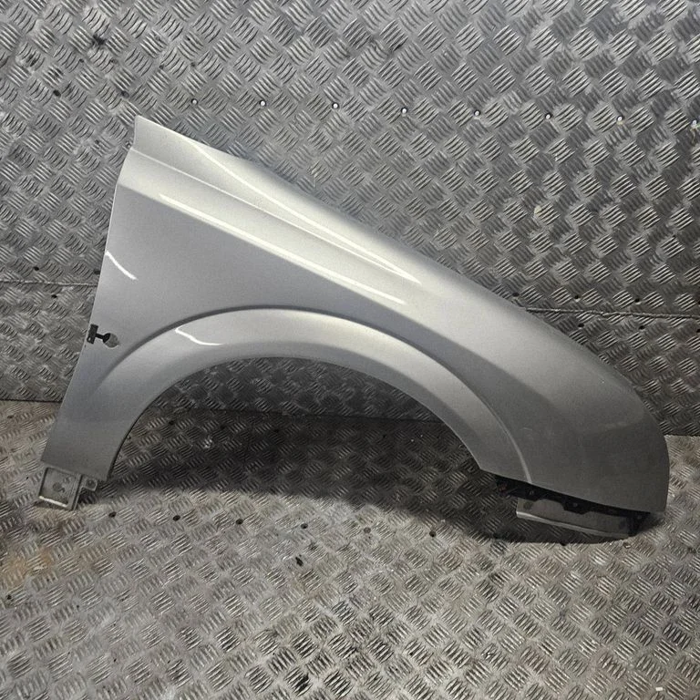 Fender – front left