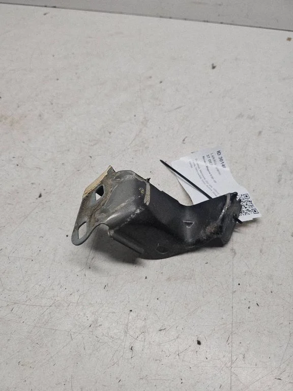 Fender mounting bracket 160763F