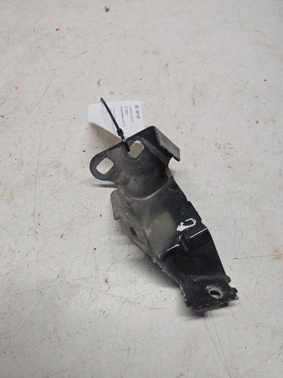Fender mounting bracket 160764F