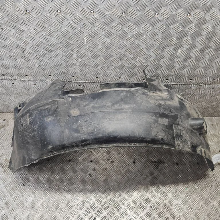 Front wheel arch liner splash guards 8X23166562AE