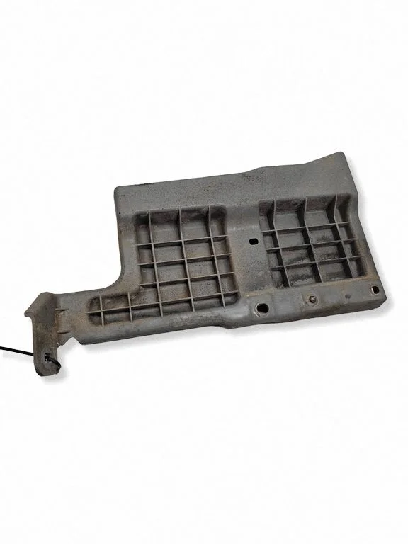 Rear bumper mounting bracket – KIA Sorento (2002-2009)