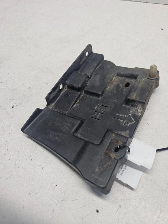 Rear bumper mounting bracket 866172B000