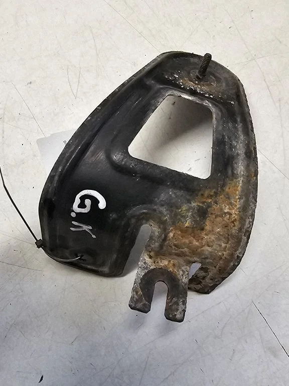 Rear bumper mounting bracket 7061251