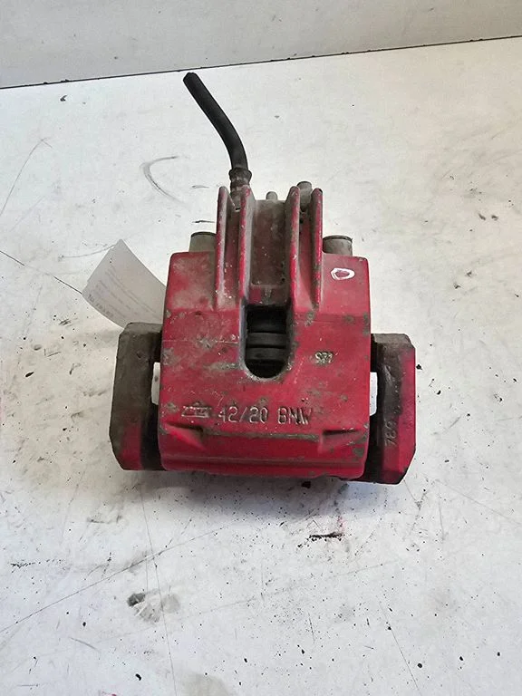 Rear brake caliper – rear right
